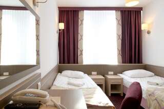 Отель Hotel Arche Седльце Двухместный номер с 2 отдельными кроватями-3