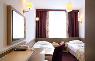 Отель Hotel Arche Седльце Двухместный номер с 2 отдельными кроватями-5